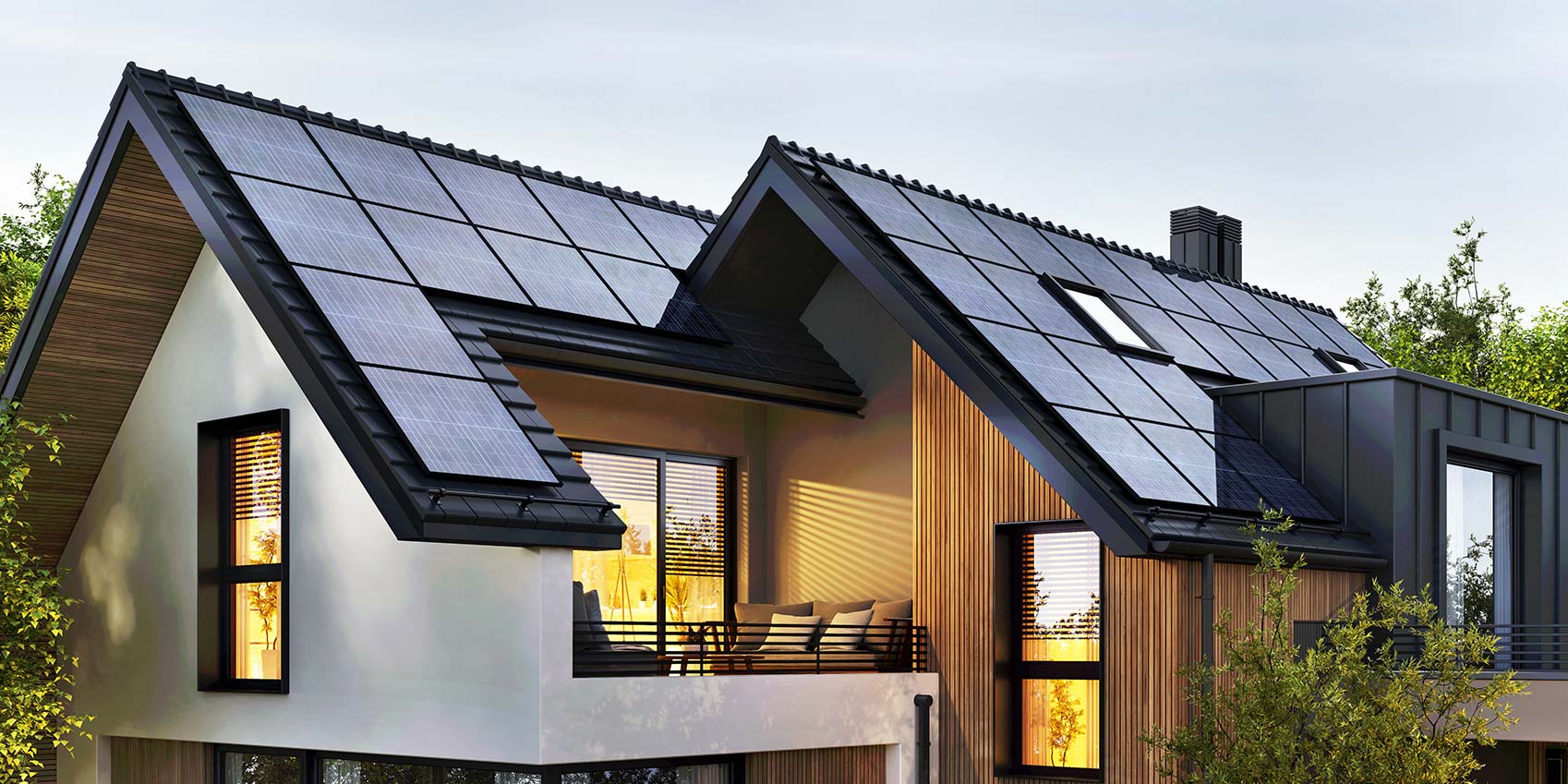 Modernes Haus mit Solaranlage auf dem Dach