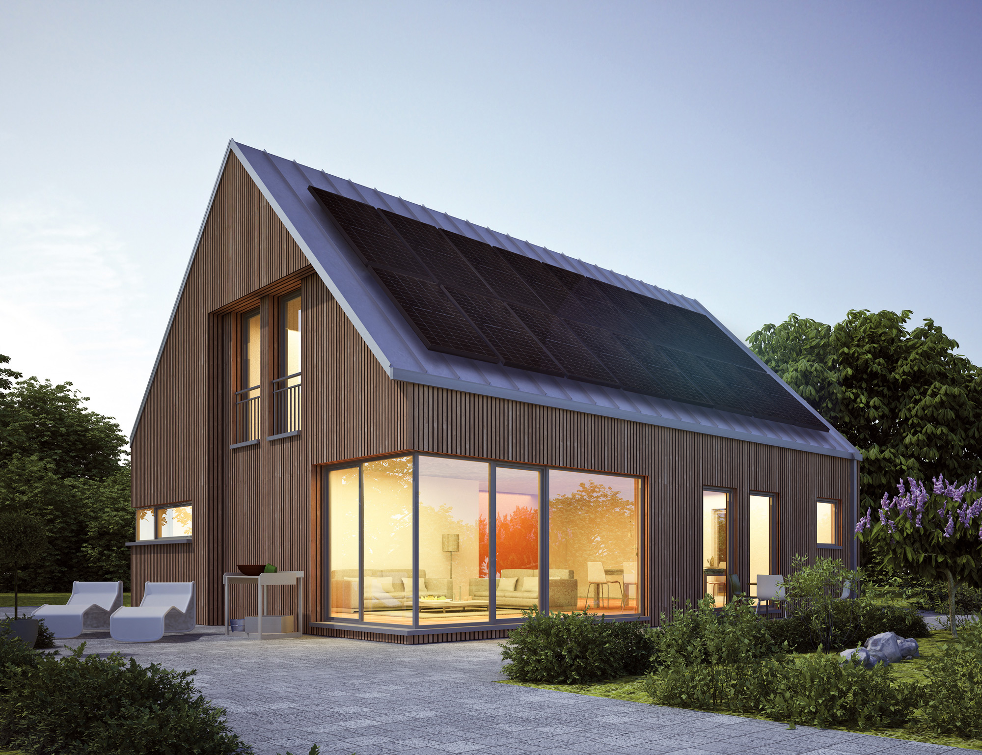 Haus mit Solarmodulen auf dem Dach
